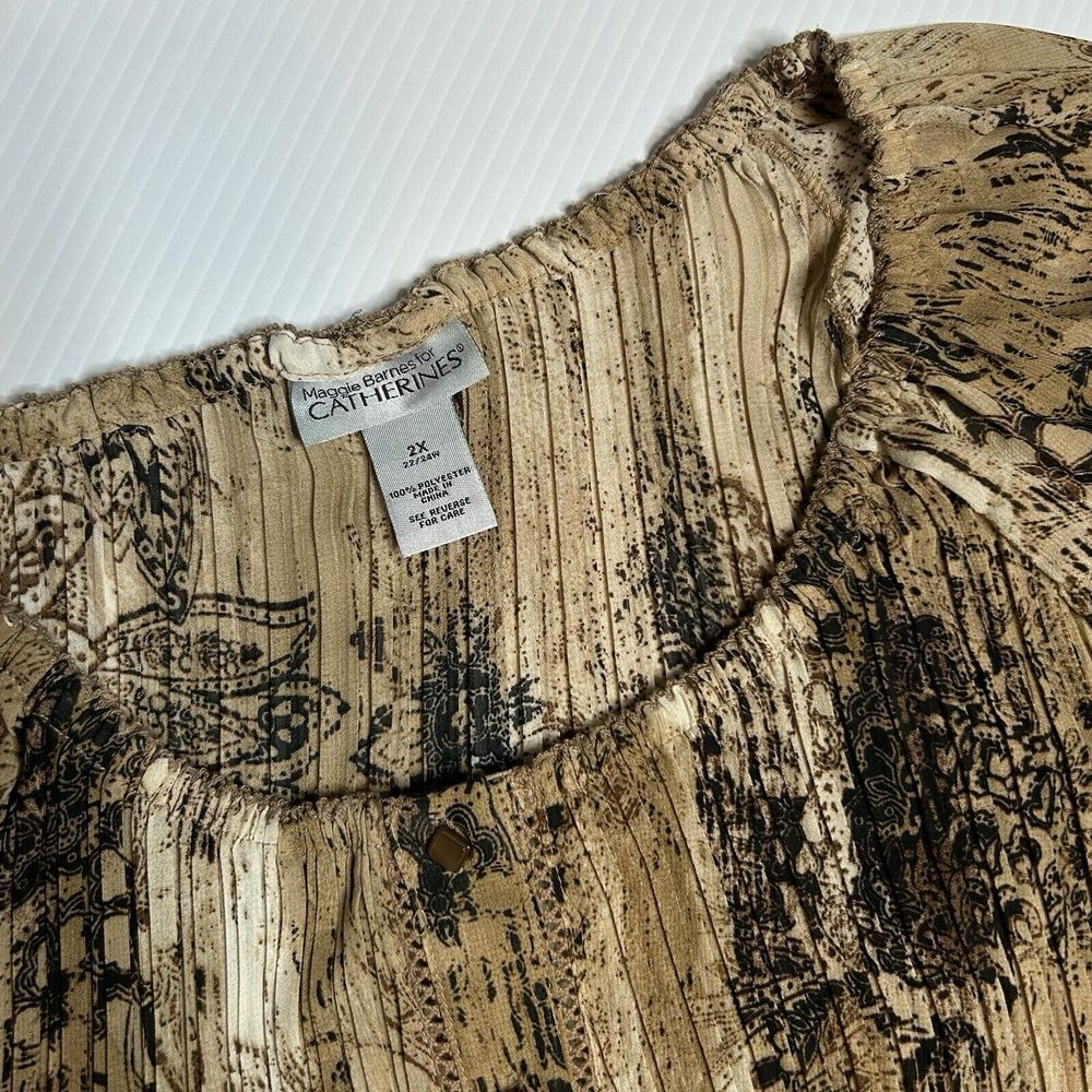 Maggie‎ Barnes for Catherines Brown Pleated Button Front Short Sleeve Stretch